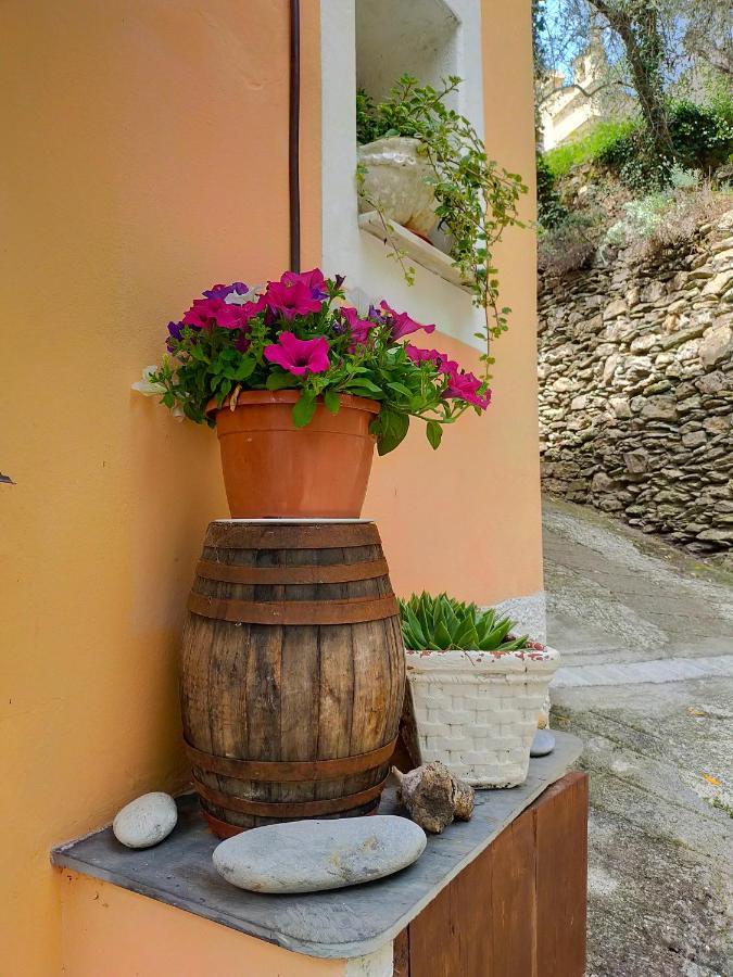 Casa Vacanze Sole Borghetto d'Arroscia Buitenkant foto